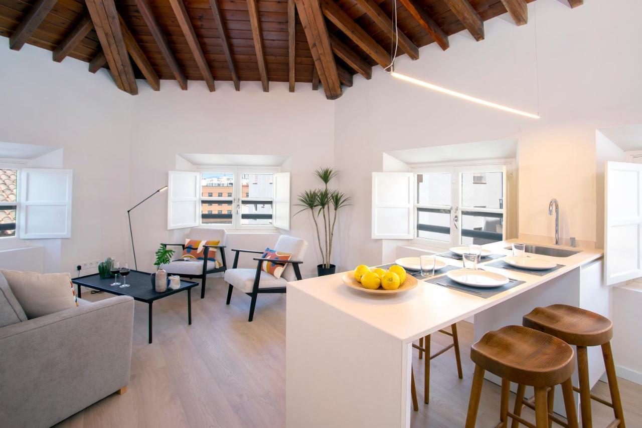 Apartamentos Thyssen Cisneros By Rent Me Malaga Zewnętrze zdjęcie