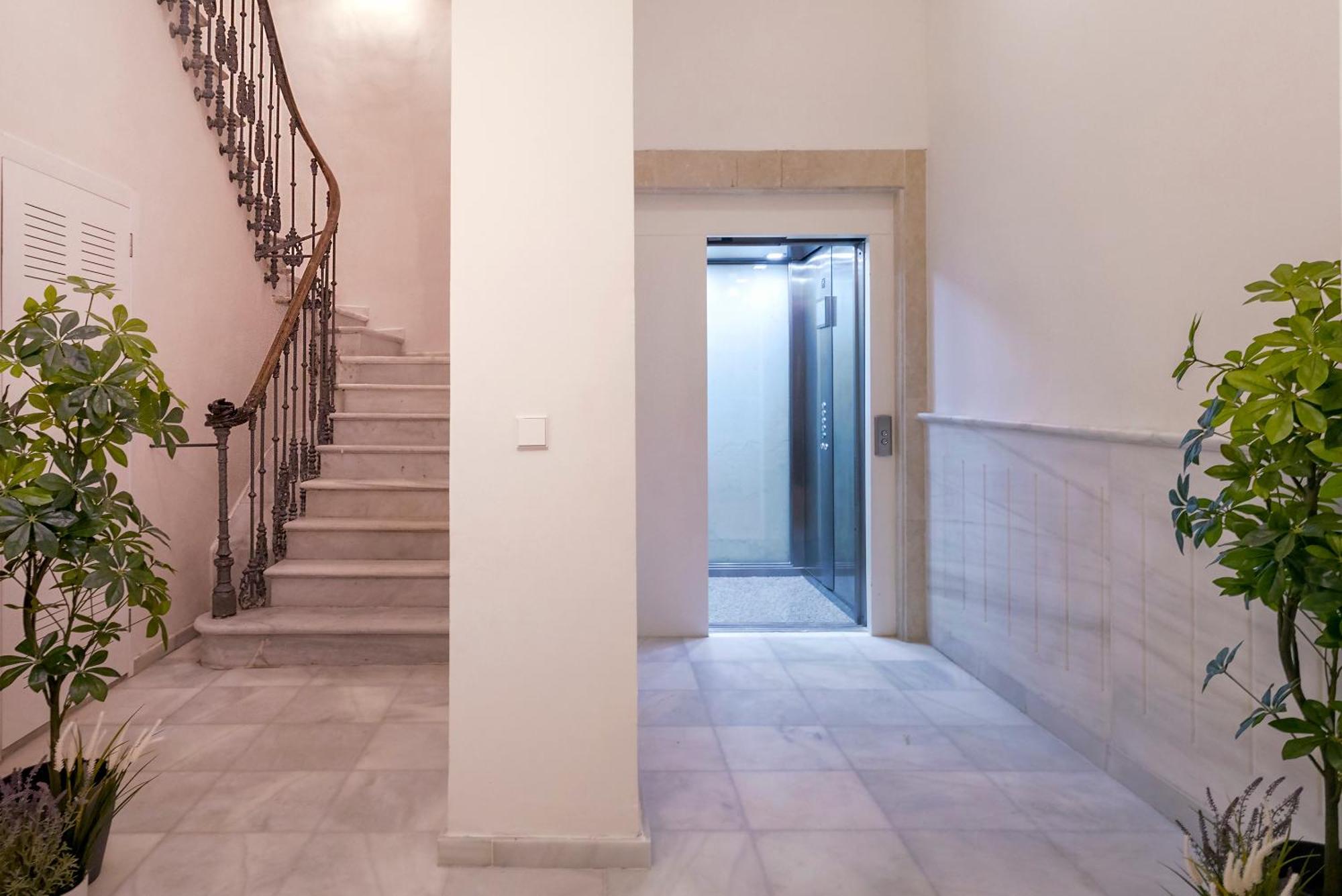 Apartamentos Thyssen Cisneros By Rent Me Malaga Zewnętrze zdjęcie